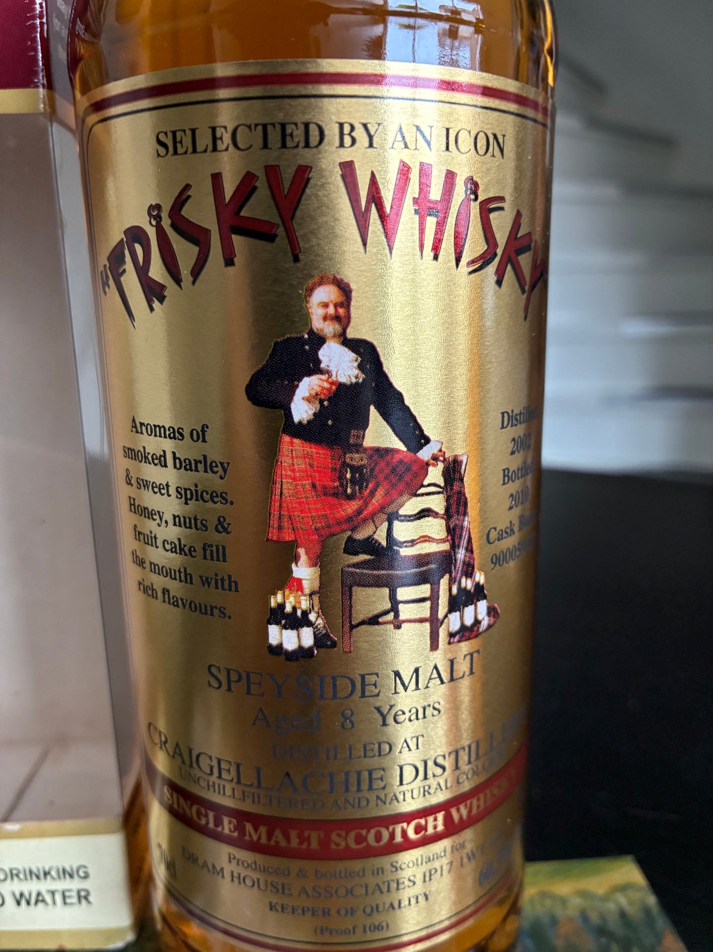 Craigellachie 2002 - 8y Frisky Whisky - full bottle