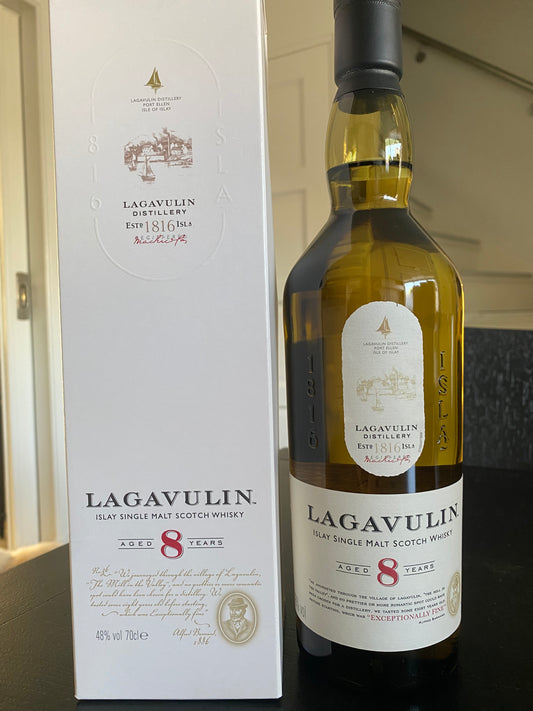 Lagavulin 8y OB (2018) - full bottle